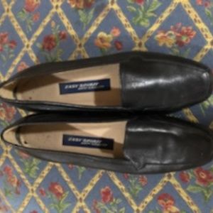 BLACK EASY SPIRIT LOAFERS SZ 8 N